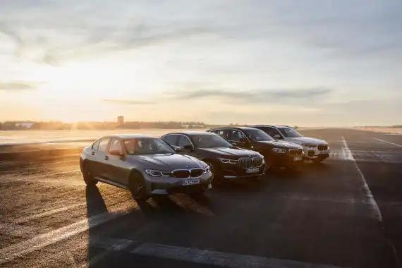 BMWs Electrified Plug-In Lineup Explained Image