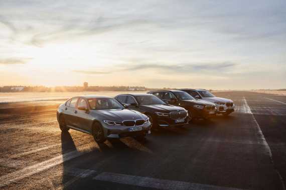 BMWs Electrified Plug-In Lineup Explained Image