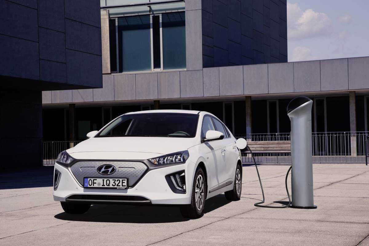 Hyundai Ioniq Electric (2016 - ) Review