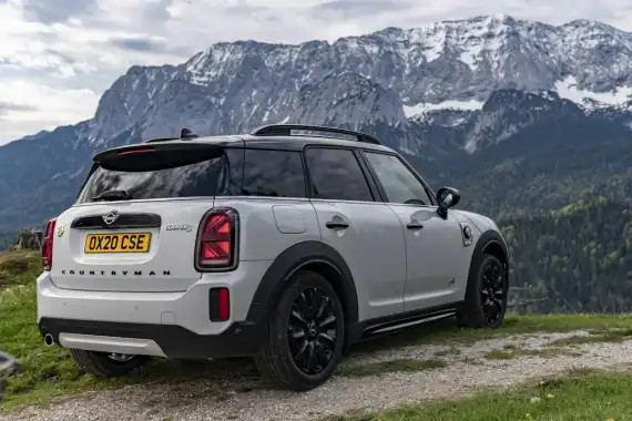 The Electric & Plug-in Hybrid Cars That Hold Their Value Best Image