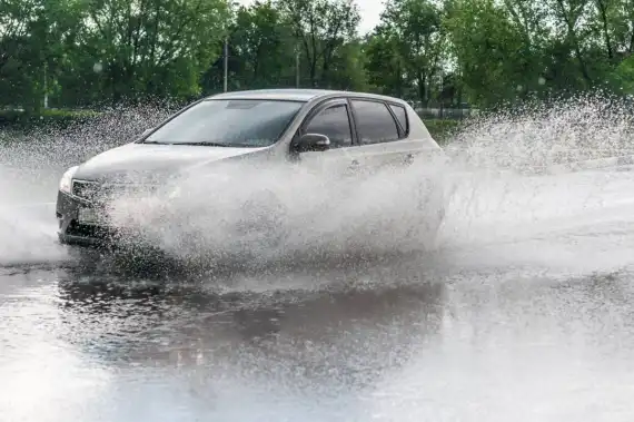 Beware: £5,000 Fine For Splashing Pedestrians (+ Points) Image