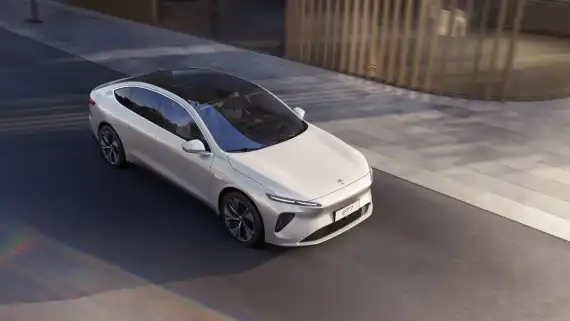 NIO ET7: Fast, Autonomous, Luxury Electric Saloon From China Image