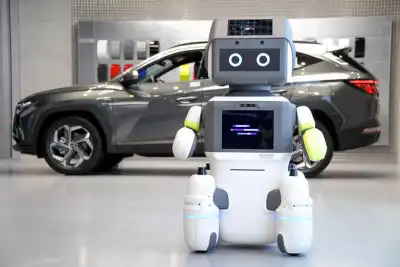 Robot replaces staff In Hyundai showroom