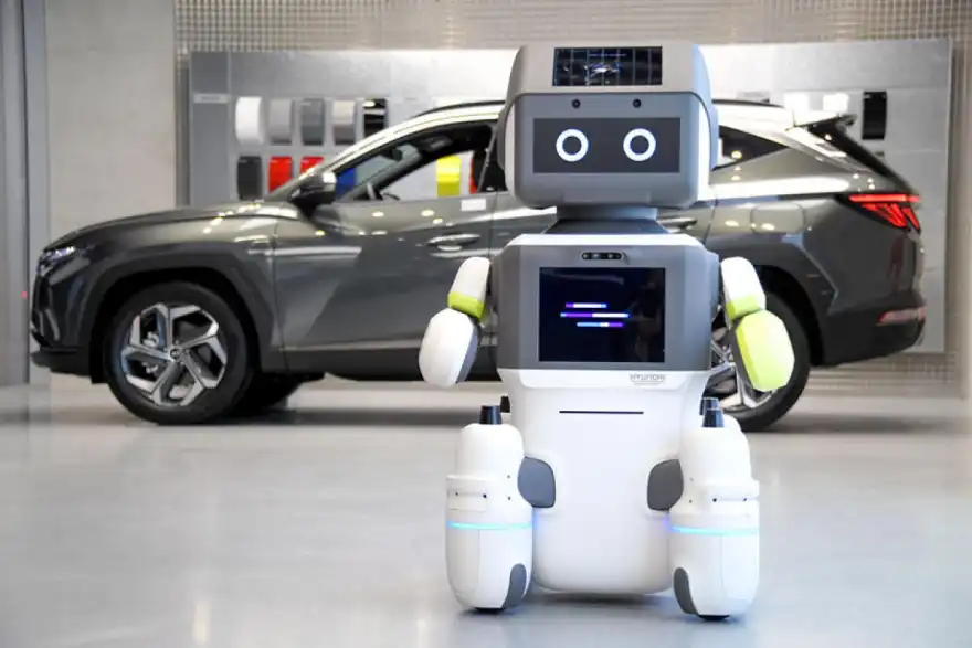 Robot replaces staff In Hyundai showroom
