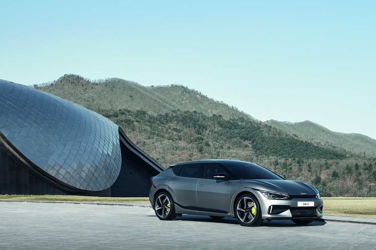 Kia EV6 Preview: Fast, practical, electric crossover for 2021