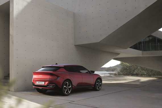Kia EV6 Preview: Fast, practical, electric crossover for 2021 Image