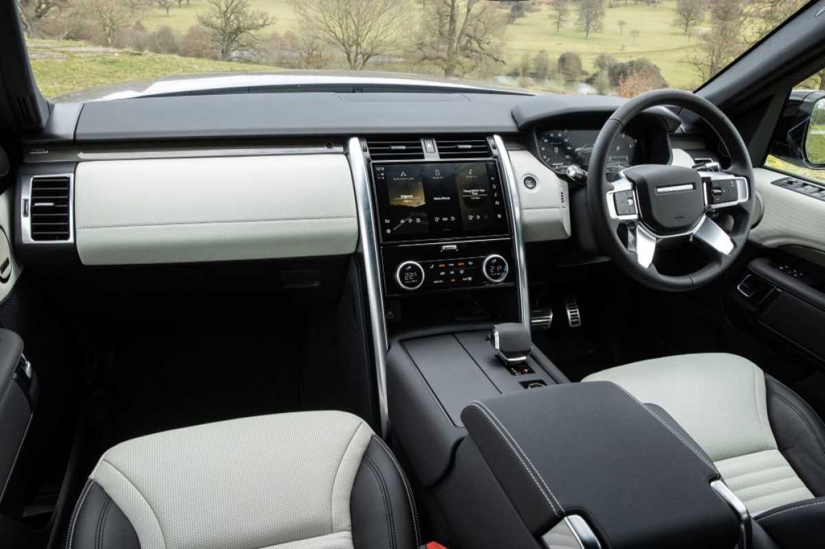 Land Rover Discovery P360 MHEV R-Dynamic SE (2017 - ) Review