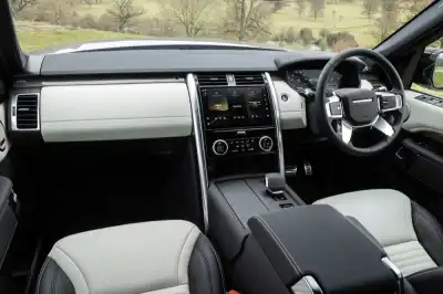 Land Rover Discovery P360 MHEV R-Dynamic SE (2017 - ) Review