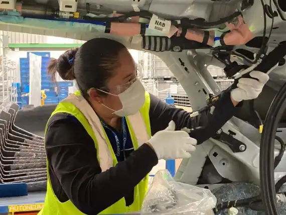 Women on the move in the motoring world Image