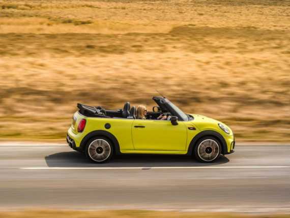 New MINI Convertible goes electric for 2025 Image