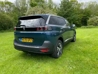 Peugeot 5008 (2017 - ) Review