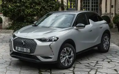 DS 3 Crossback E-Tense vs Peugeot e-2008