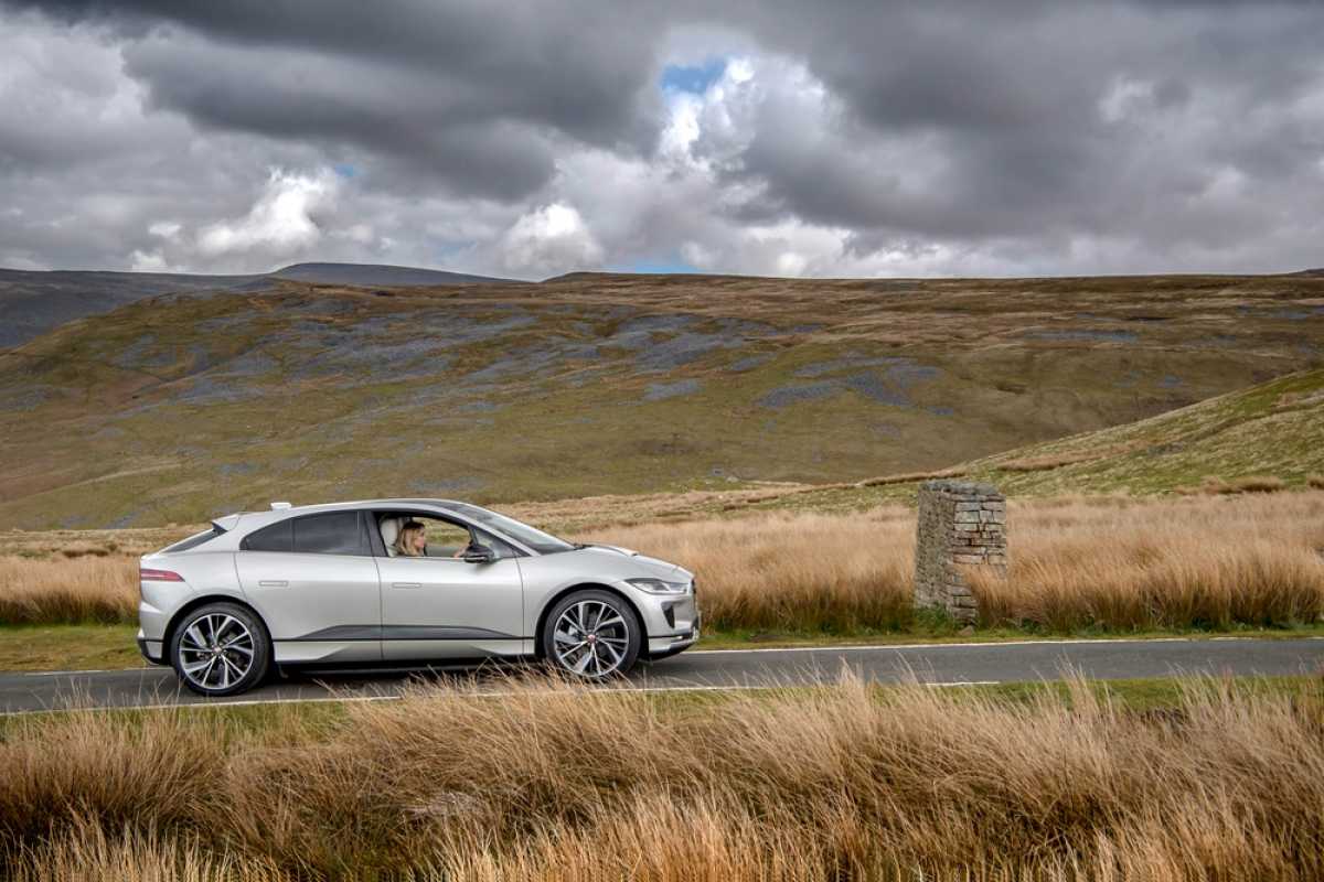 Jaguar I-Pace 400PS Electric HSE (2018 - ) Review
