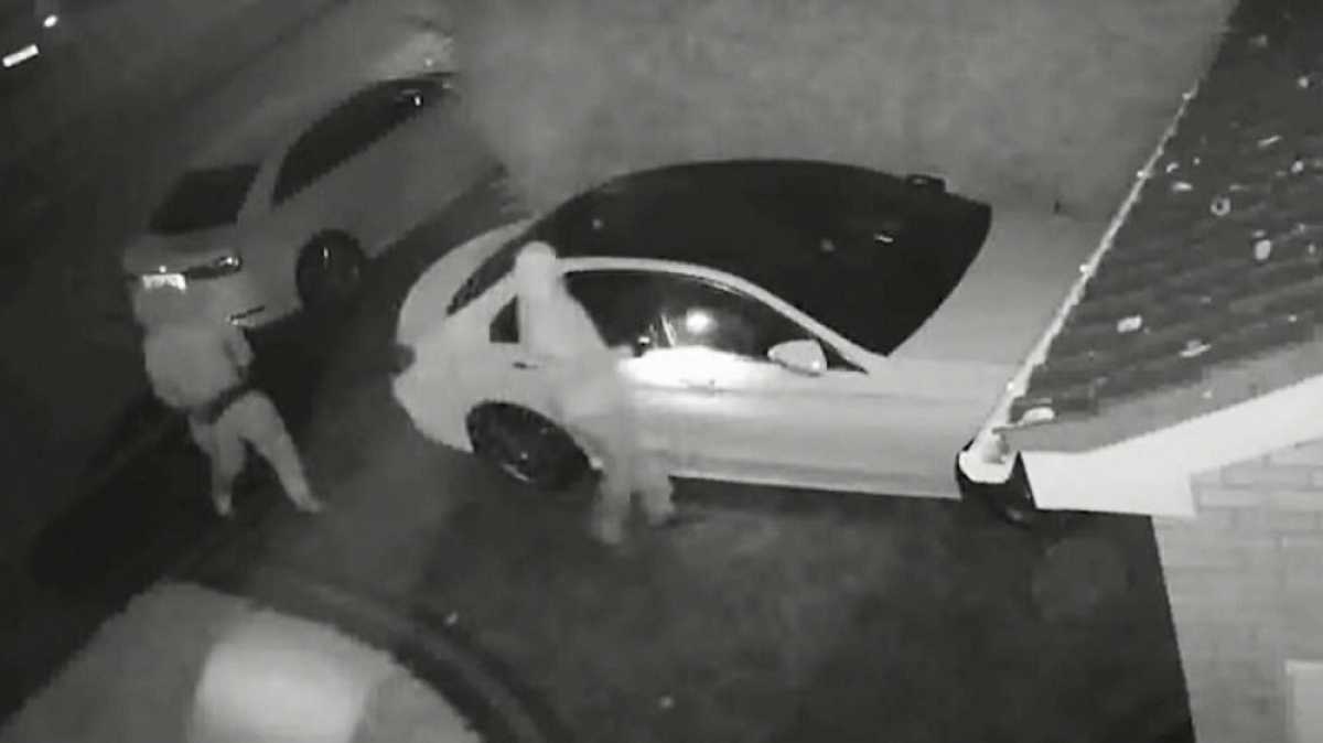 Warnings to motorists as keyless car theft rises with Range Rovers the most sought after