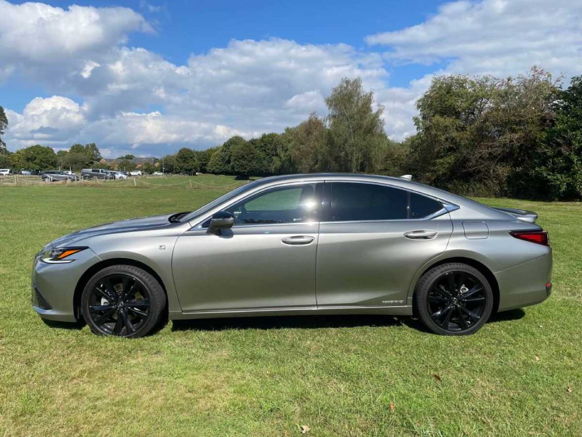 Lexus ES F Sport Takumi Pack (2021 - 2026)