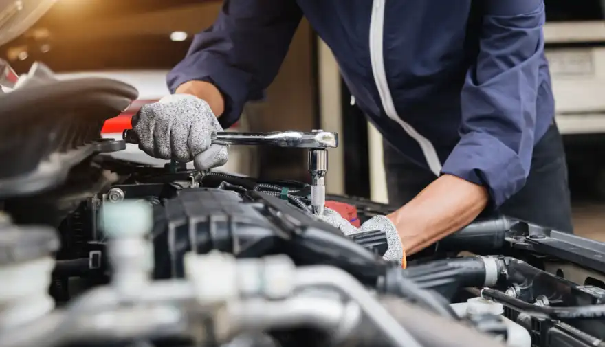 Own a Renault? Book your service, MOT or any additional
maintenance from those that know your car best