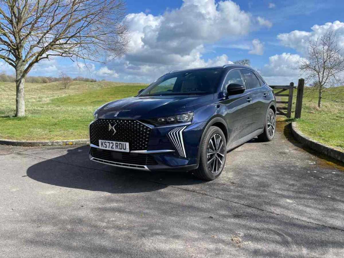 Lexus NX v DS 7