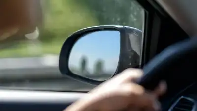Warning over rise in 'clip for cash' car scam