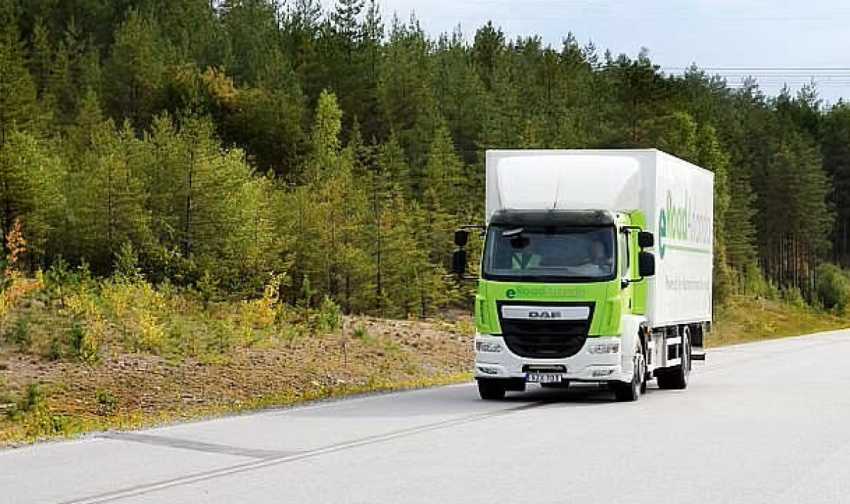 Charge as you go; Sweden constructing world first