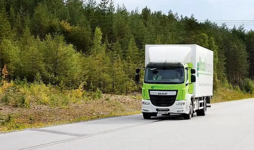 Charge as you go; Sweden constructing world first
