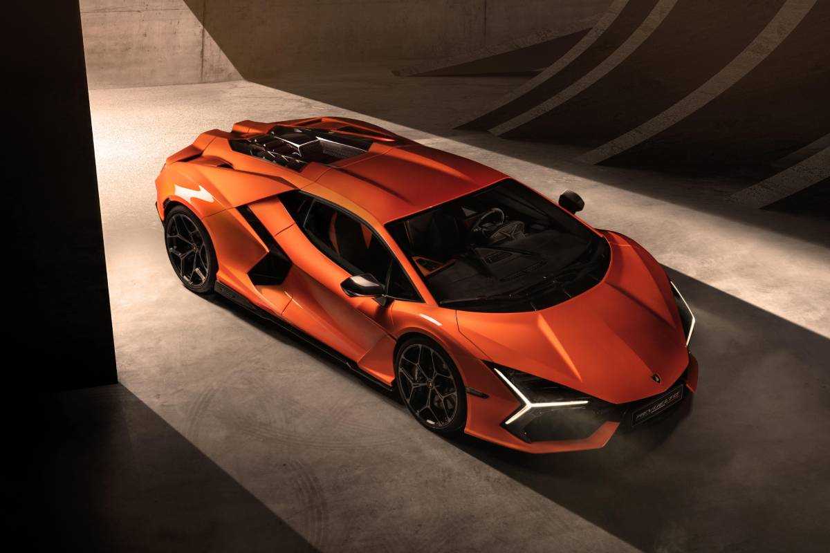 All New Lamborghini Revuelto Preview