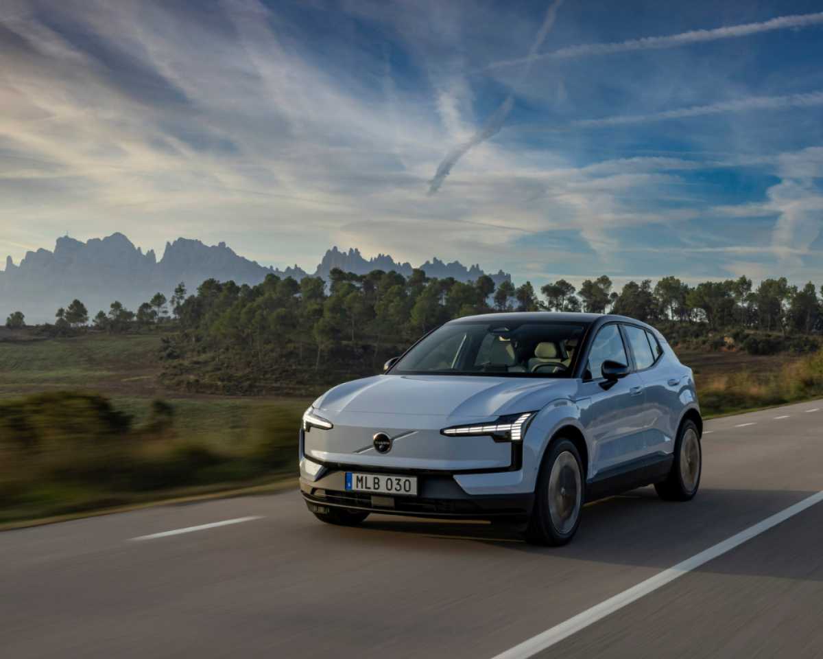 Volvo EX30 (2023 - )