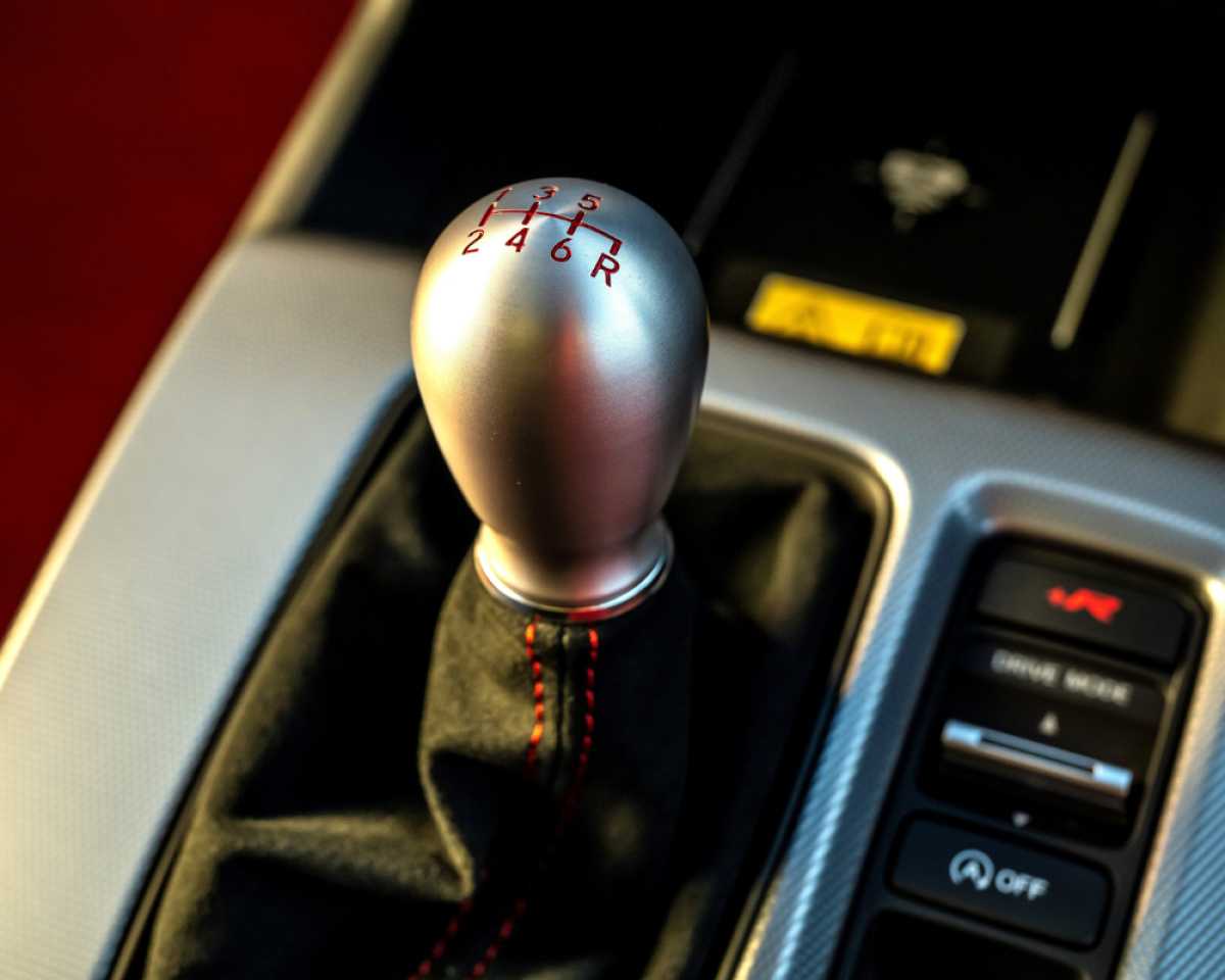 10 cars you can still buy with a manual gearbox in 2024