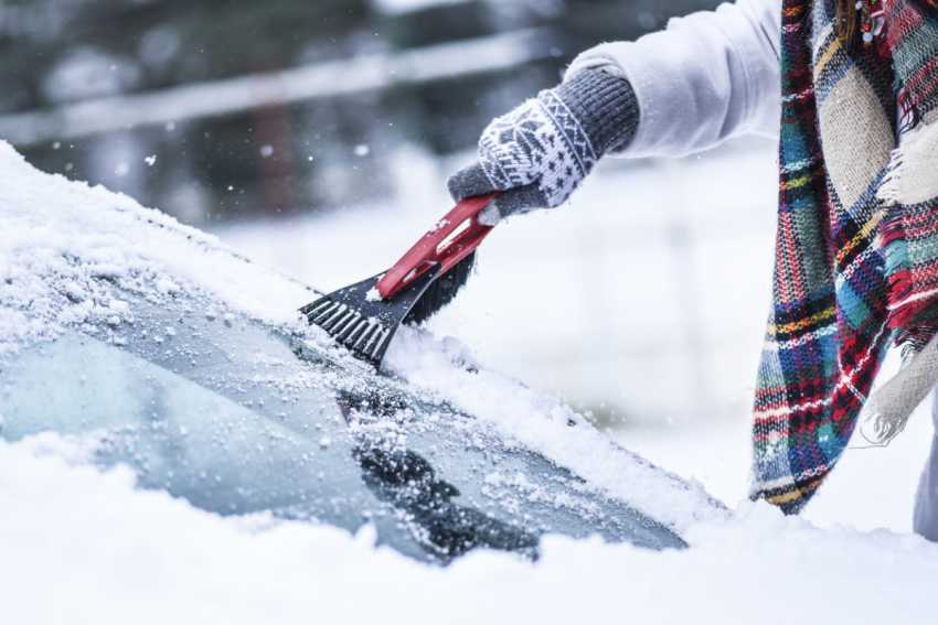 Is it illegal to drive with snow on your vehicle?