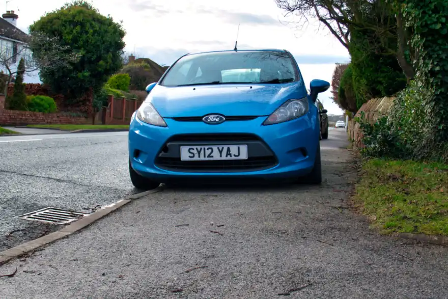 Councils push Government to ban pavement parking across England