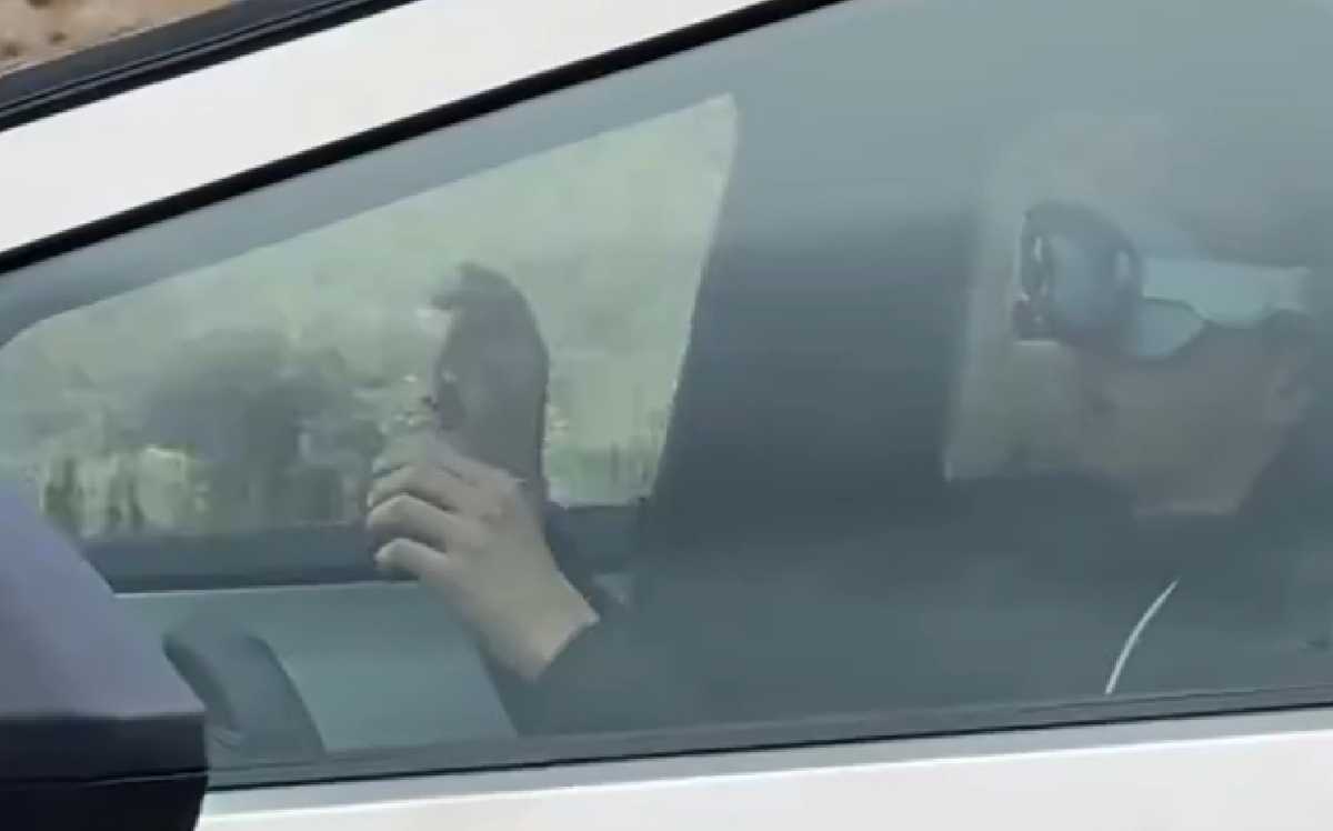 Watch as Tesla Cybertruck owner drives whilst wearing Apple Vision Pro headset