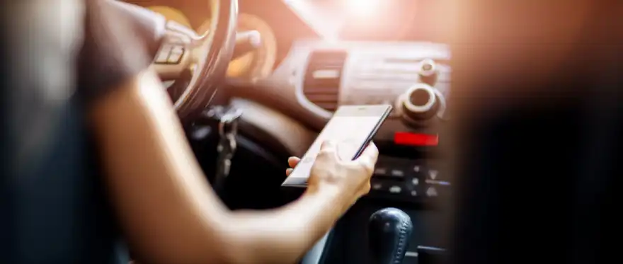 Debate: Should mobile phones be confiscated from drivers caught behind the wheel?