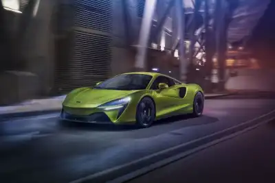 McLaren Artura (2024 - )
