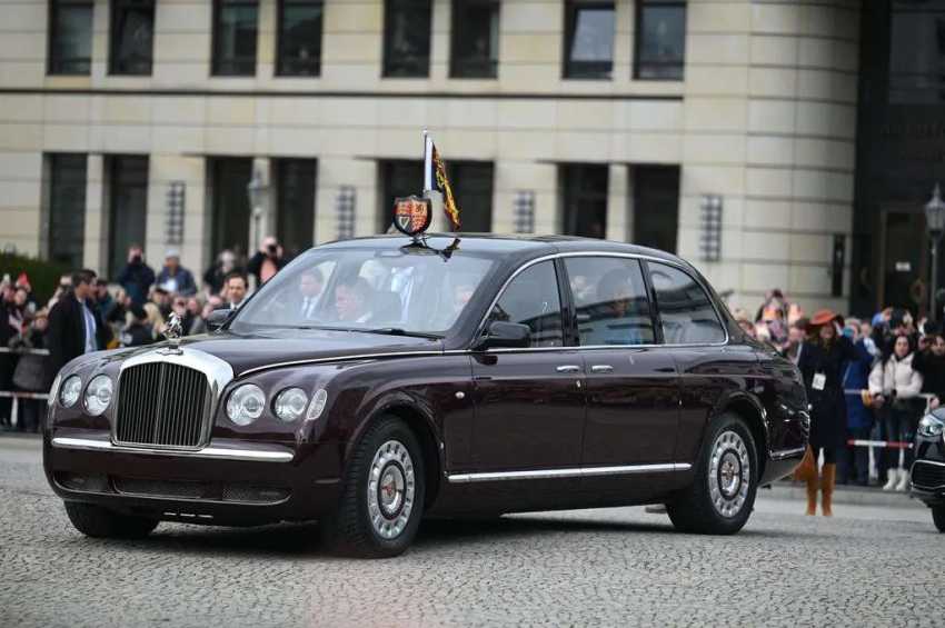 King Charles' Bentleys will undergo a green makeover