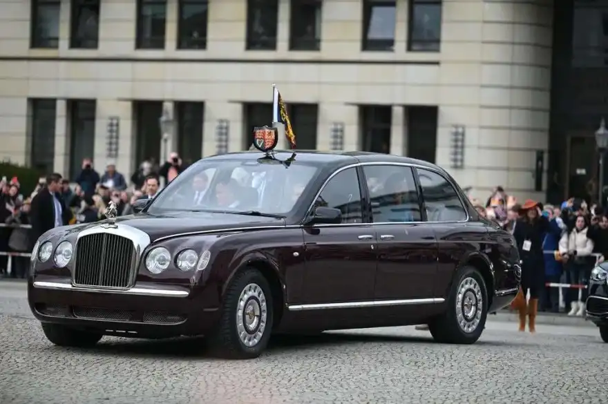 King Charles' Bentleys will undergo a green makeover