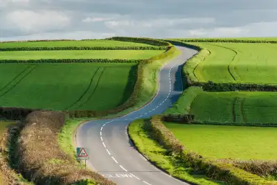 Pay-per-mile road tax: a costly hit for rural drivers?