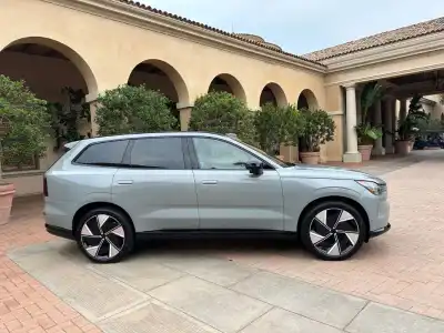 Volvo EX90 (2022 - )
