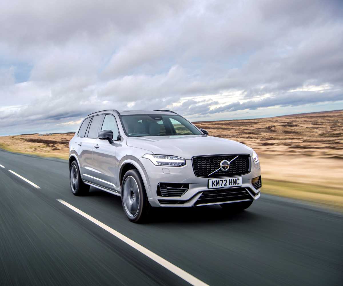 Volvo delays full EV transition amid slowing demand and market challenges