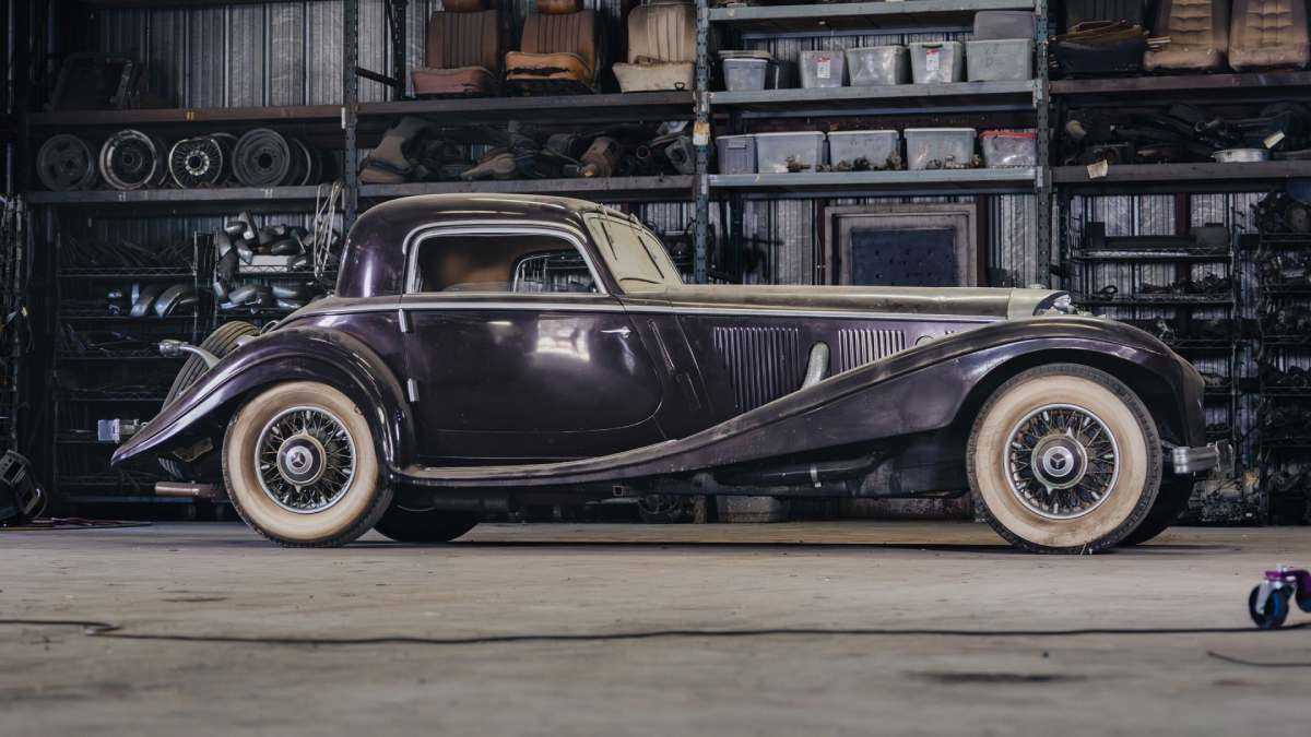 Famous junkyard collection is going to auction