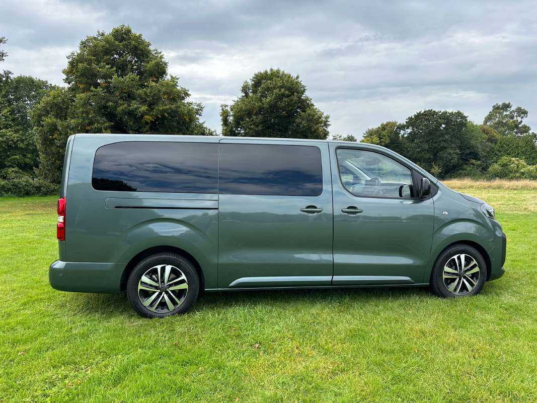 Peugeot E-Traveller Active Long Electric (2024 - )