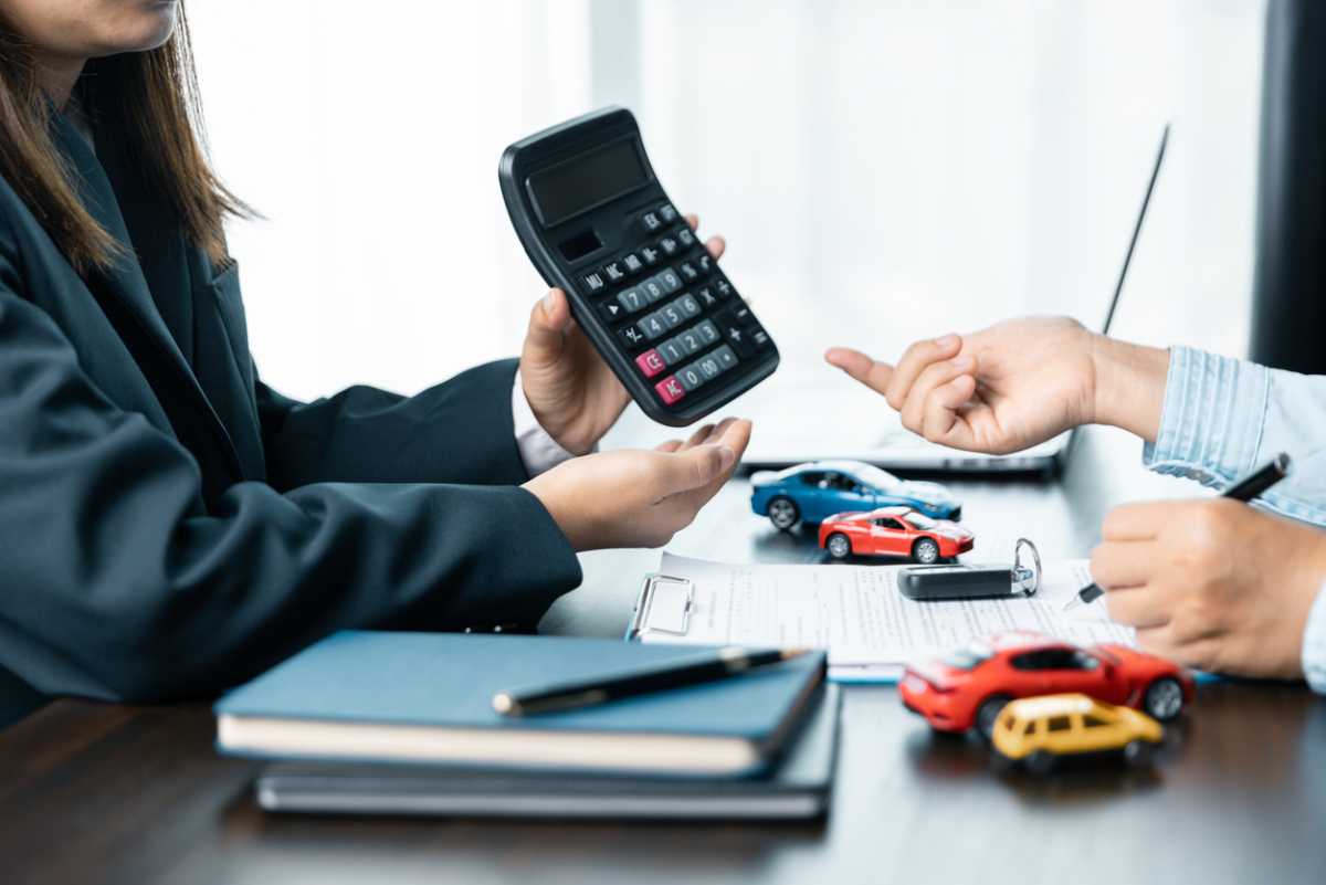 Young drivers spending up to 10% of income on car insurance