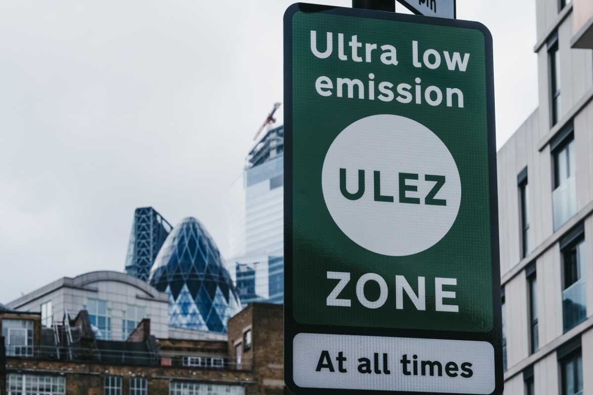 Do I need to pay the ULEZ charge at London airports? Find out before you travel