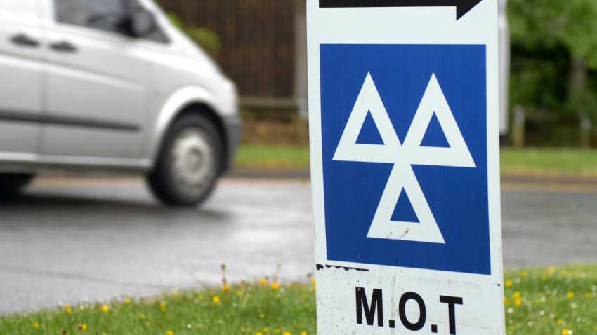 1 in 5 young drivers risk illegal driving by skipping MOTs and tyre replacements
