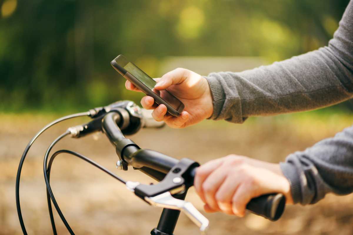 Japan’s new law on cyclists using phones: Should the UK follow suit?