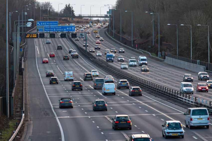 Warning: M25 Closures to Cause Major Delays for Three Weekends – Travellers to Gatwick and Heathrow Advised to Plan Ahead