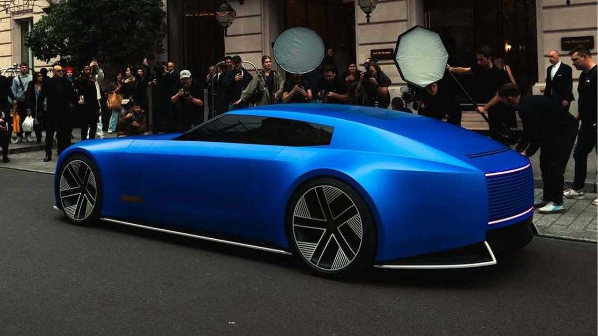 The Jaguar Type 00 Looks Almost Unreal on the Road
