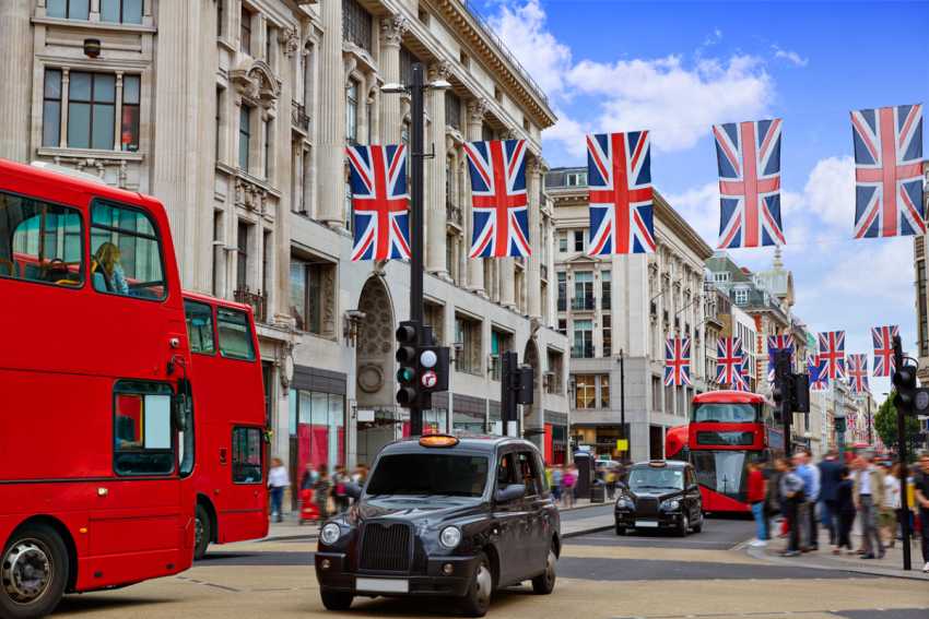 Sadiq Khan’s £150m plan to pedestrianise Oxford Street sparks debate