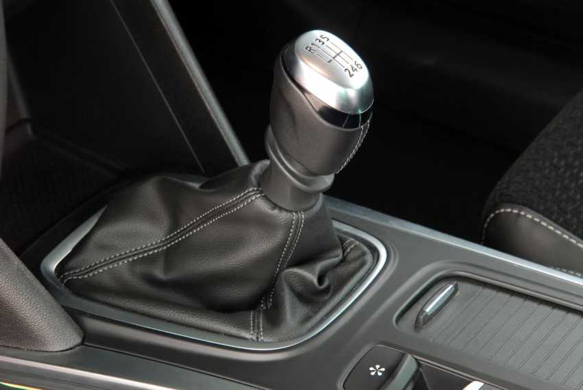 Manual gearboxes could disappear from new cars by 2037