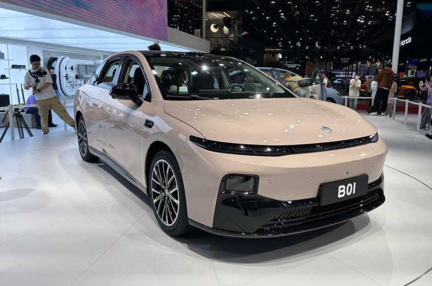 Leapmotor targets younger drivers with sleek 400-mile electric saloon