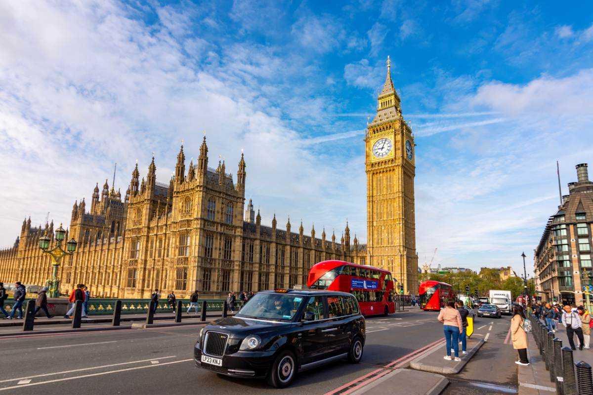 Government fails to meet its own EV fleet targets despite pressuring drivers to switch