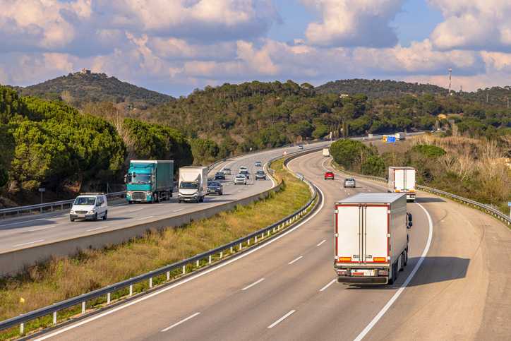 Solo drivers could be banned in Spain - Is the UK next?